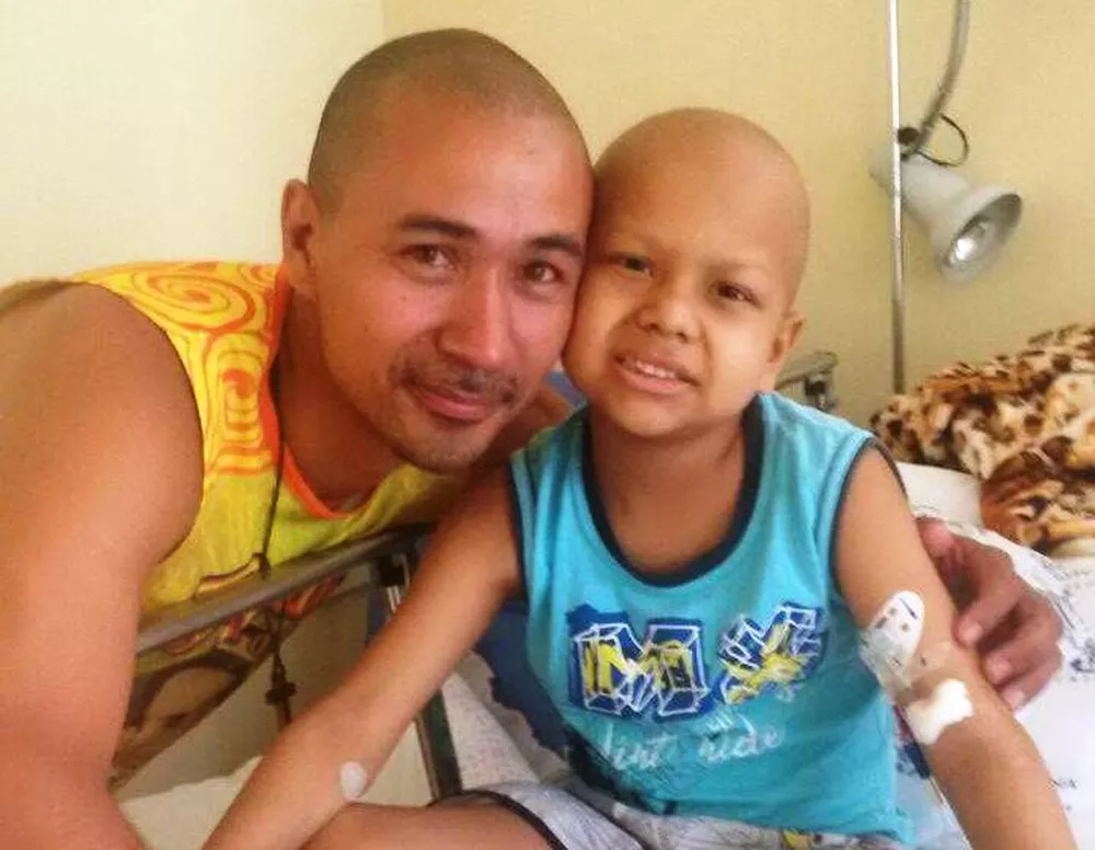 Agenilson Silva com o filho Carlos Daniel, de 7 anos, que faleceu em abril de 2015 — Foto: Arquivo Pessoal